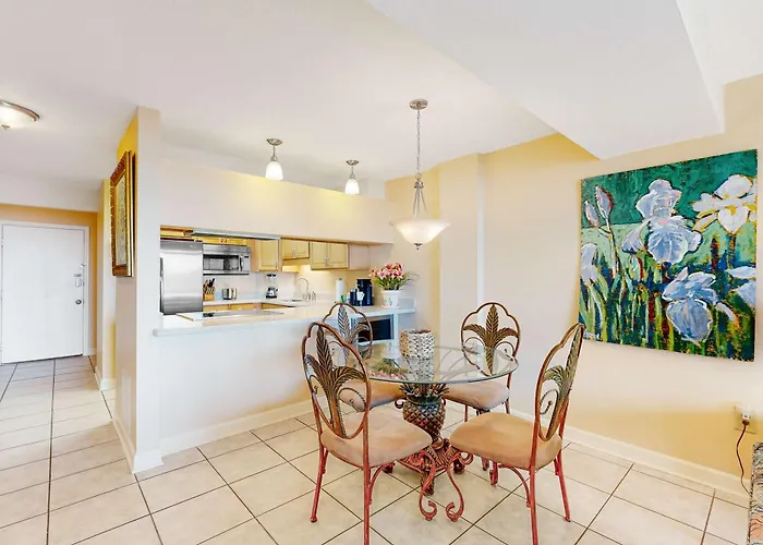 6th-floor Waterfront With Pool & Balcony - Snowbird-friendly Holiday home *