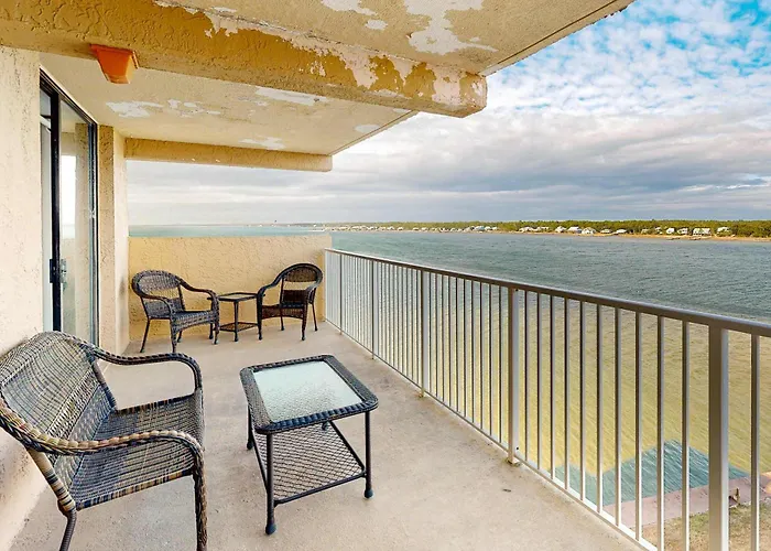 6th-floor Waterfront With Pool & Balcony - Snowbird-friendly Holiday home