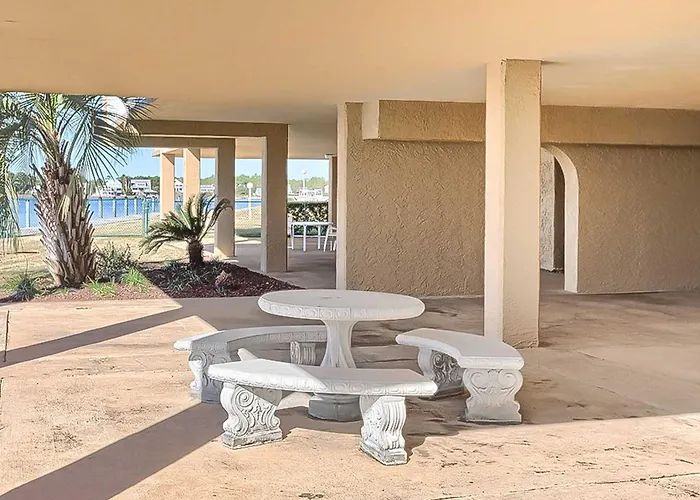 6th-floor Waterfront With Pool & Balcony - Snowbird-friendly *