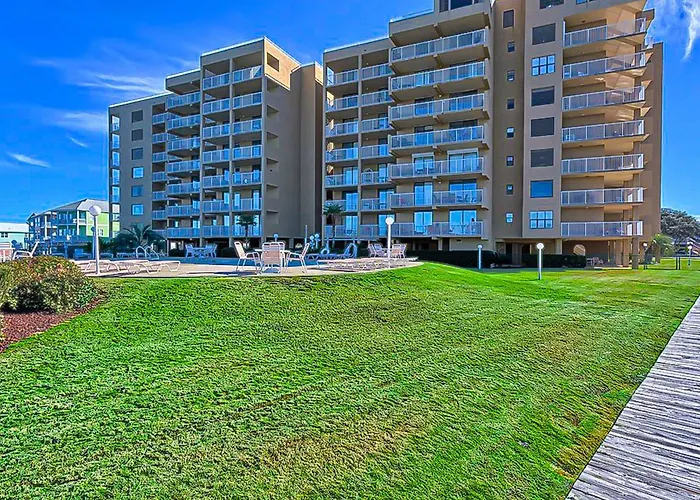 6th-floor Waterfront With Pool & Balcony - Snowbird-friendly Holiday home *