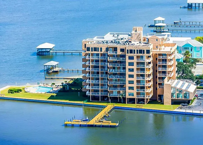 6th-floor Waterfront With Pool & Balcony - Snowbird-friendly *